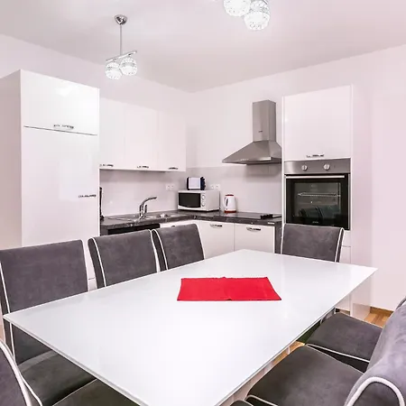 Dragan K3 - A2 Second Floor - Mpolo *