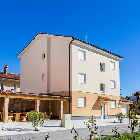 Dragan K3 - A2 Second Floor - Mpolo *